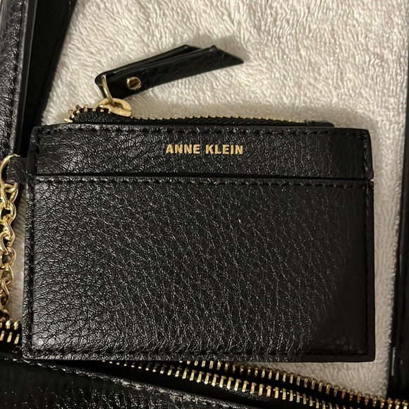 BRAND NEW ANNE KLEIN BLACK TOTE BAG!!!! $44 (RETAIL $79) - Picture 3 of 3